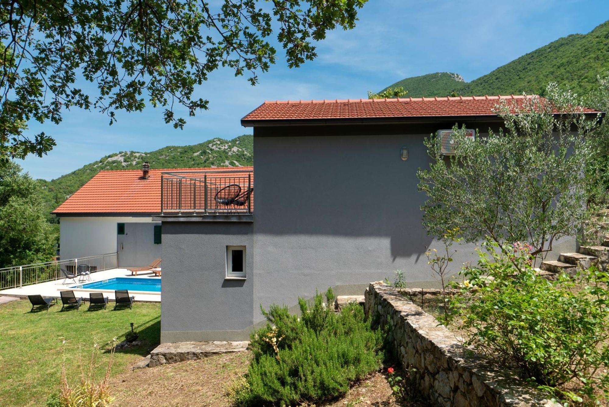 Apartments Srdanovic Omiš Εξωτερικό φωτογραφία